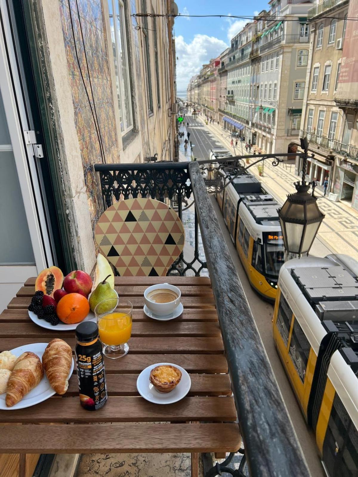 Suite No Chiado Baixa De Lisboa - Em Apartamento Partilhado Exteriör bild